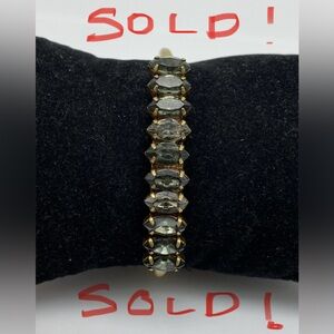 Elegant Gold and Green Women's Bracelet